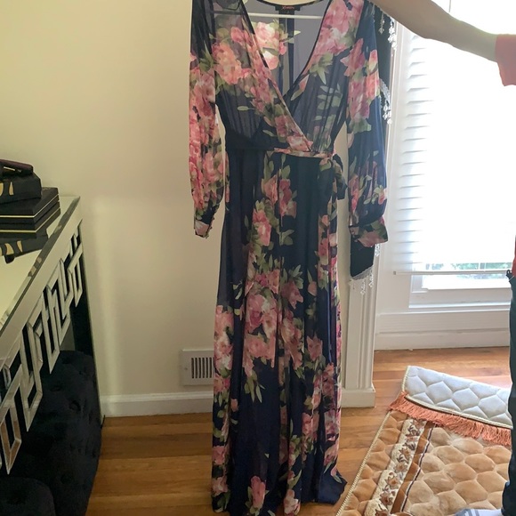 Women dress - Picture 2 of 10